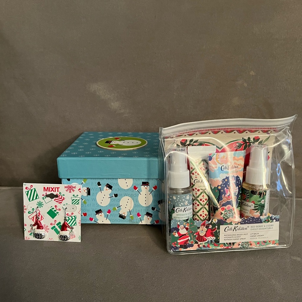 Cath Kidston Christmas Legends Daily Essentials NWT’s+Santa Earrings+Box…